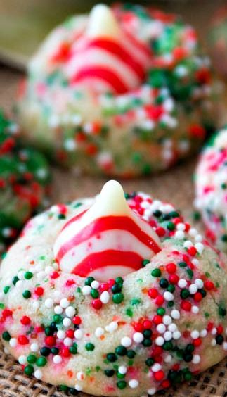 Take a look at these yummy pictures and check the recipes out, we’ve got Xmas cookie ideas for everyone! Check more at bitehaven.com